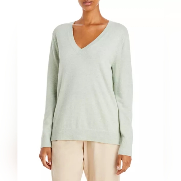 Vince Light Mint Green 100% Cashmere V-neck Pullover Sweater
